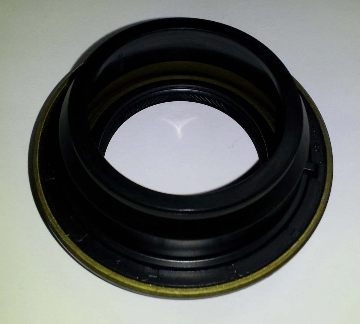 Genuine GM 12547638 Transfer Case Output Shaft Seal, Rear - Image 3