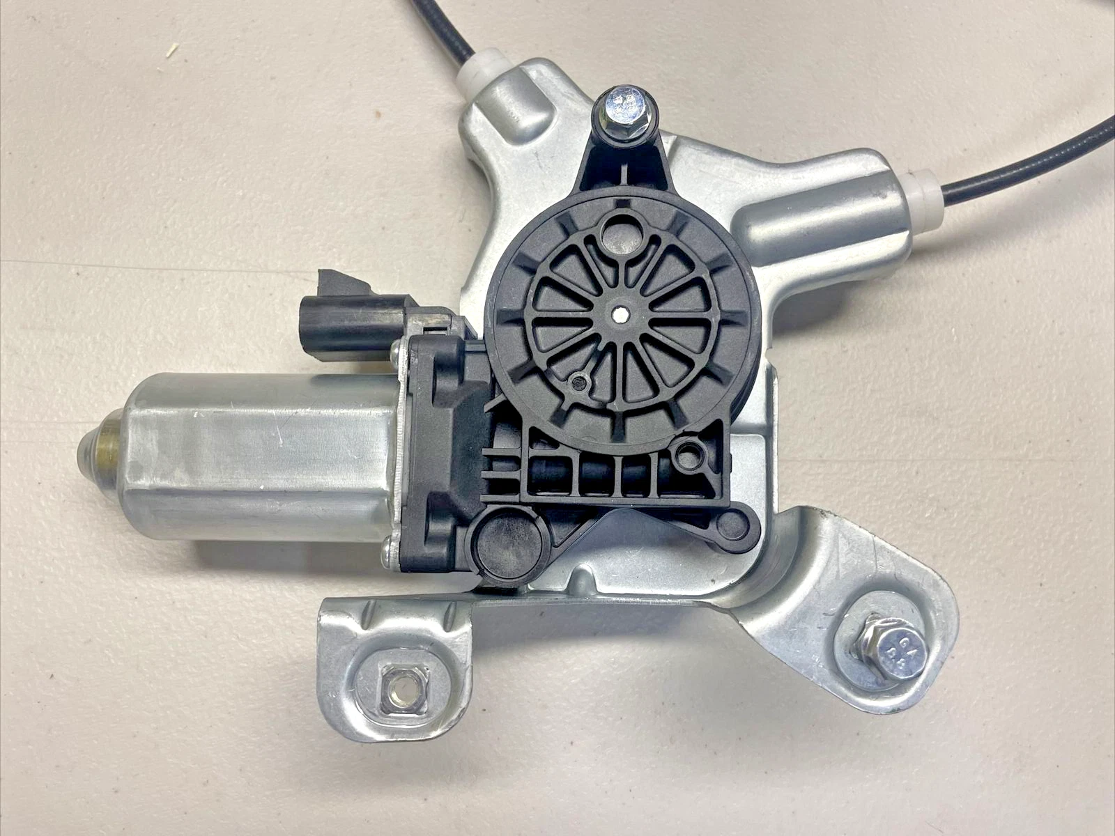 ACDelco 25885882 GM Original Equipment Rear Driver Side Power Window Regulator and Motor Assembly - Image 6